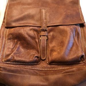 Roots Leather Raiders Pack in Natural Colour